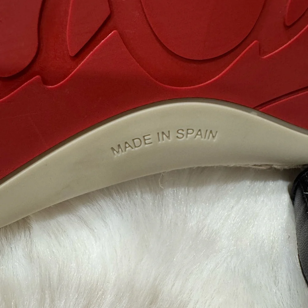 Christian Louboutin Woven Espadrilles. - Picture 15 of 17